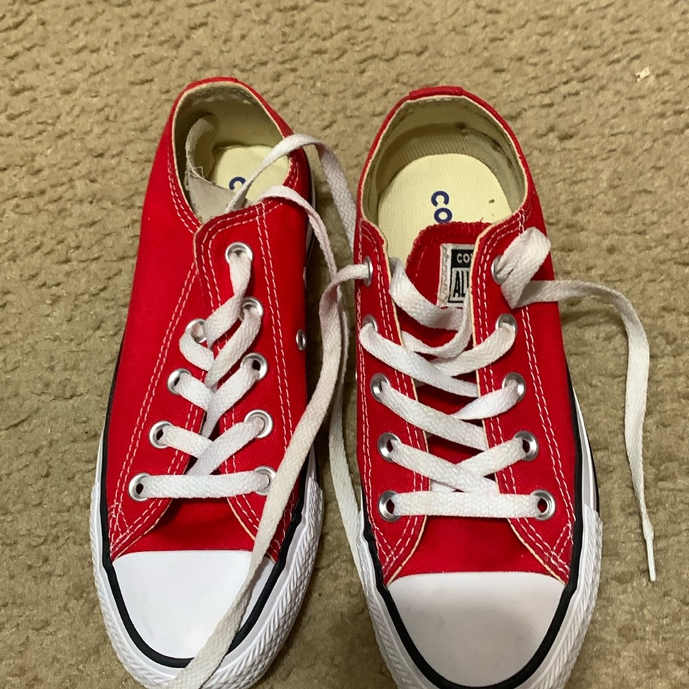 Barely used classic red Converse size 5